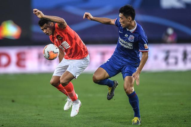 高尔夫球重庆女子公开赛挥杆 首轮彭严萱63杆破纪录领先高尔夫球重庆女子公开赛挥杆 首轮彭严萱63杆破纪录领先